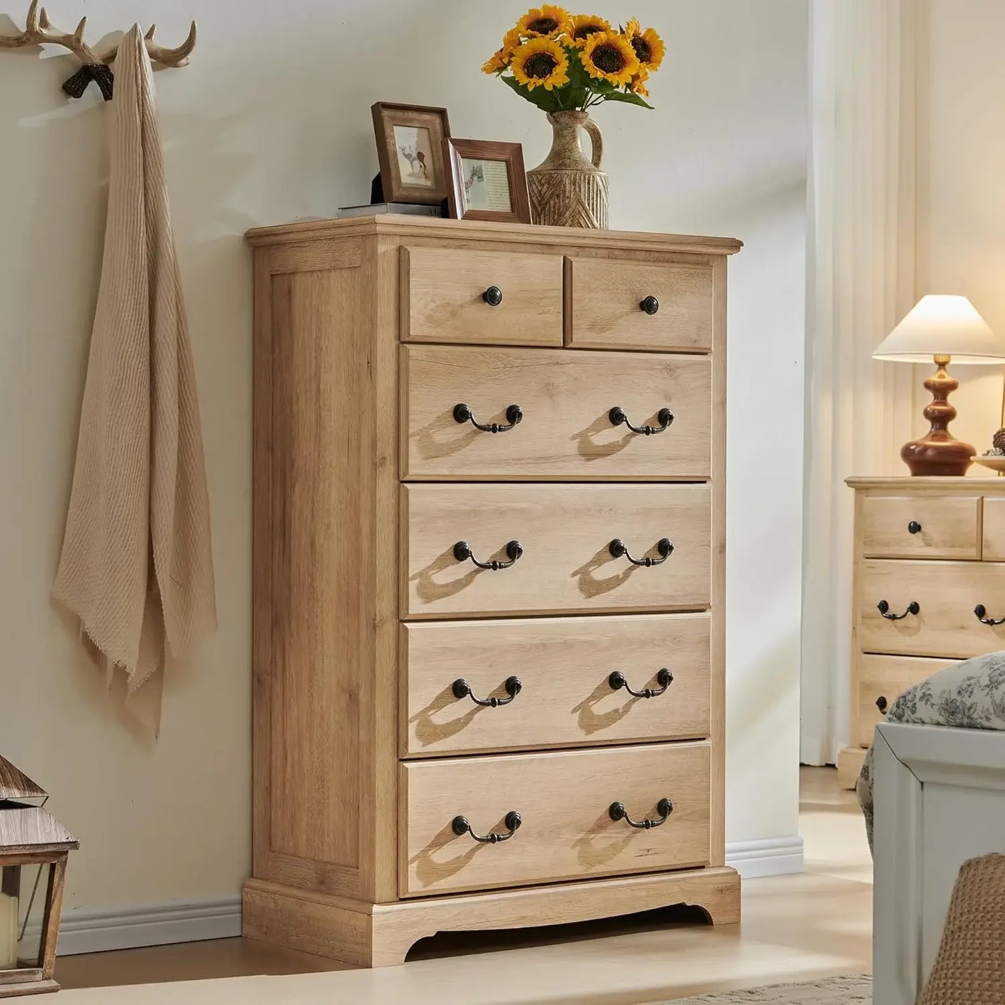 OCTAVIA Vintage 6-Drawer Chest of Drawers - 32'' Wide Bedroom Dresser, Classic Ball Pull Handles
